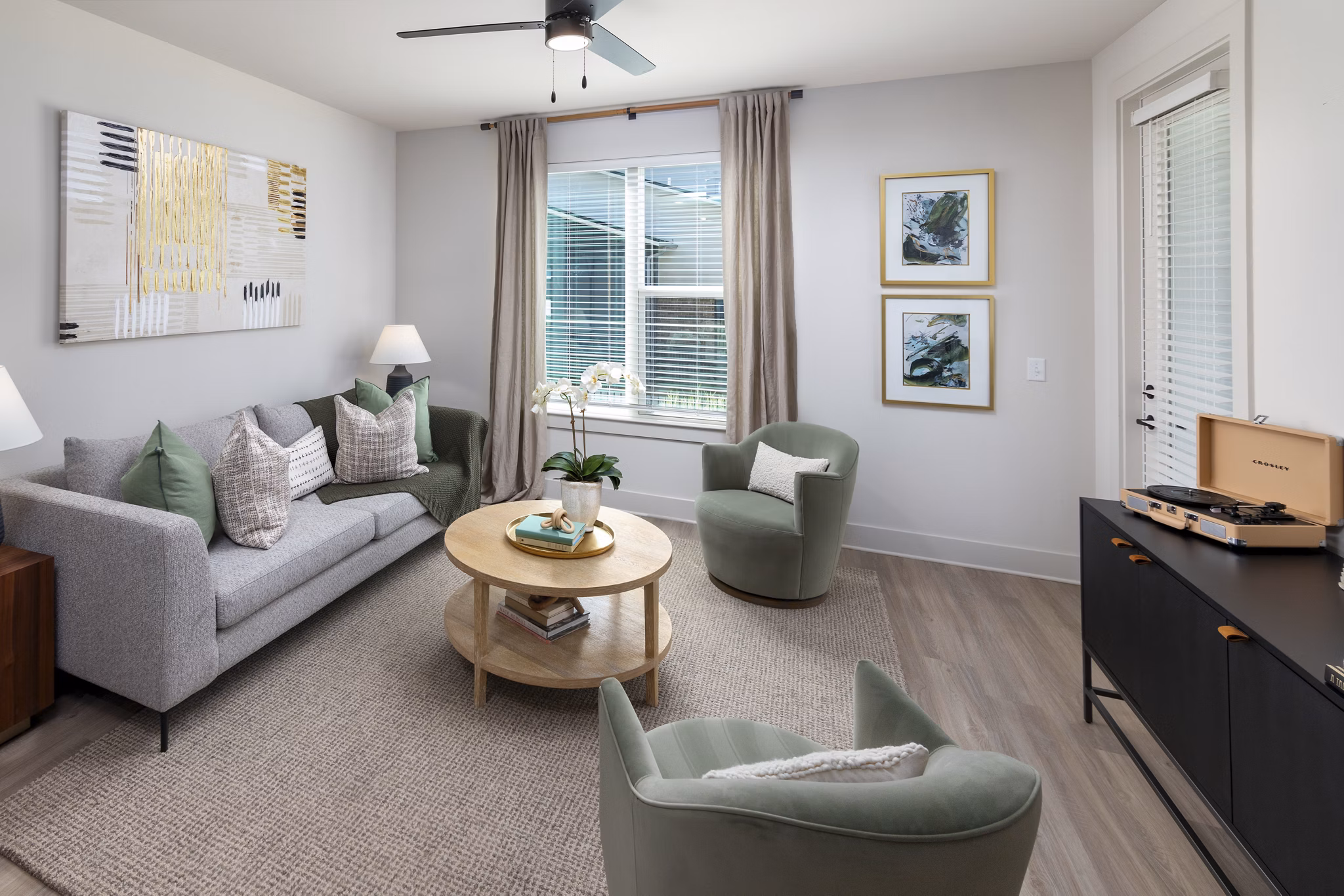 Spacious living room with modern decor at Elan Brookwood Apartments