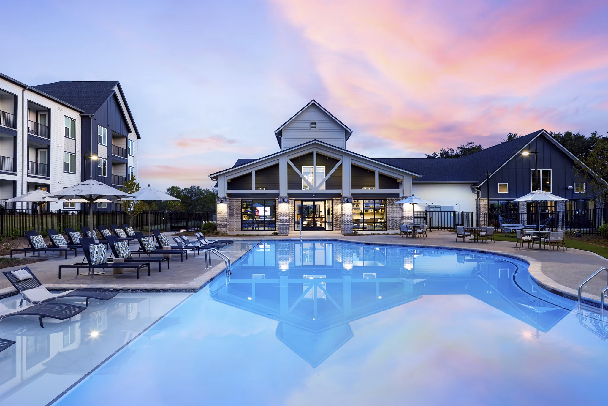 pool at Elan Brookwood Apartments 