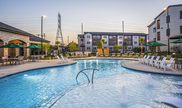 pool at Prose Vista West Apartments