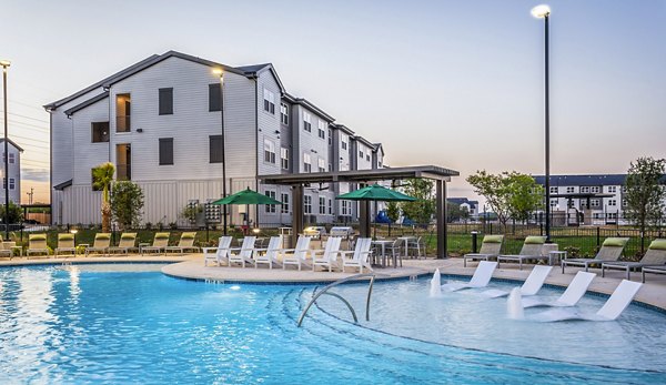 pool at Prose Vista West Apartments