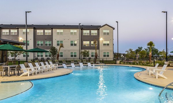 pool at Prose Vista West Apartments