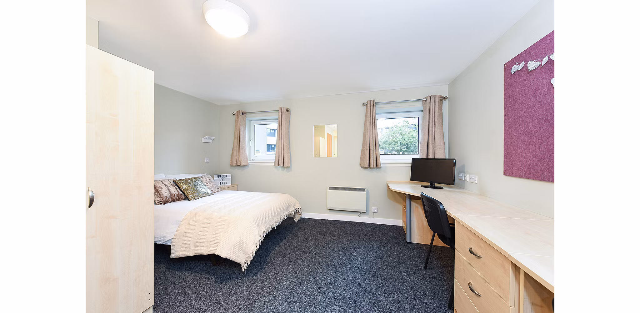 bedroom at Mealmarket Exchange