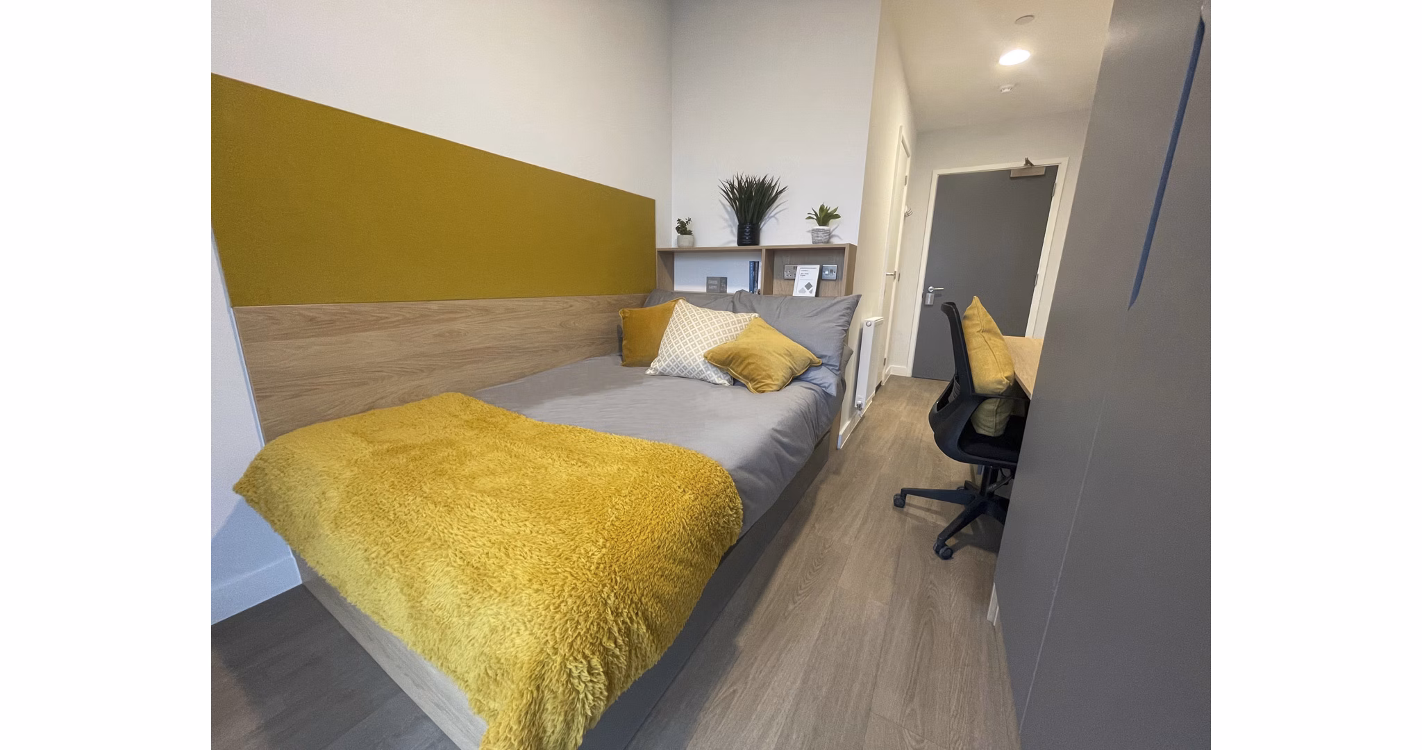 bedroom at Hillfort House Apartments