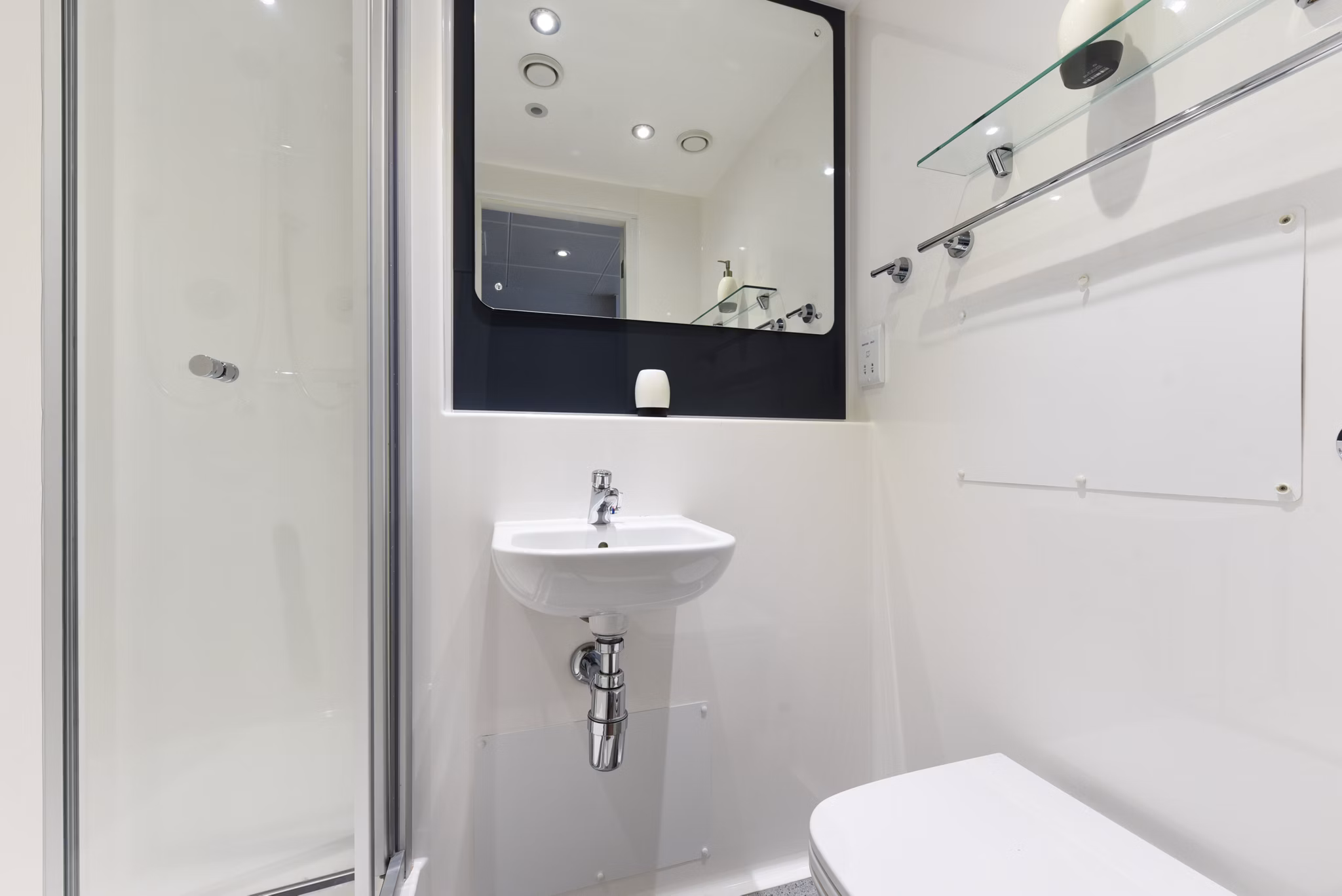 bathroom at Merchant Studios