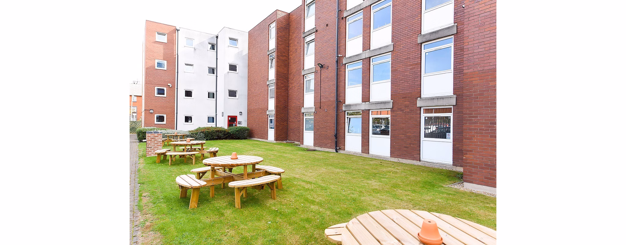 courtyard at Queens Court