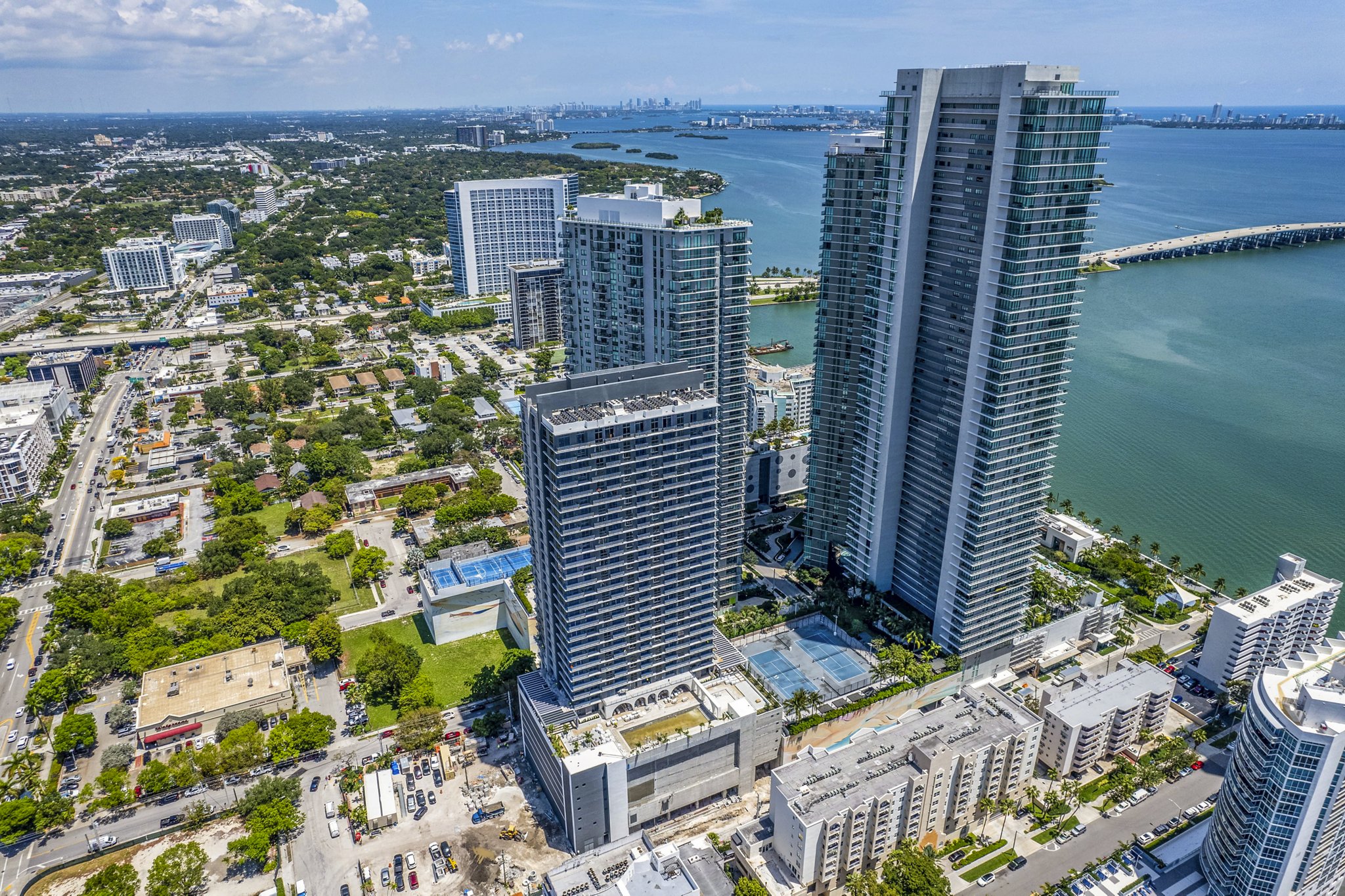 Metro Edgewater — exterior building photography