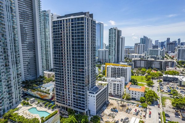 Metro Edgewater Apartments: Modern building view in the heart of beachfront Miami