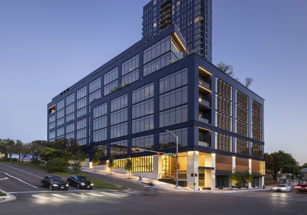 The Waller Apartments: Elegant of luxury apartments near downtown Austin