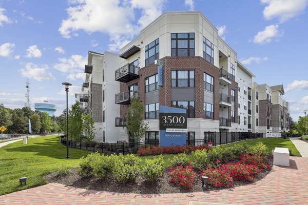 3500 West View Apartments: Contemporary design of luxury apartments in Henrico, VA.