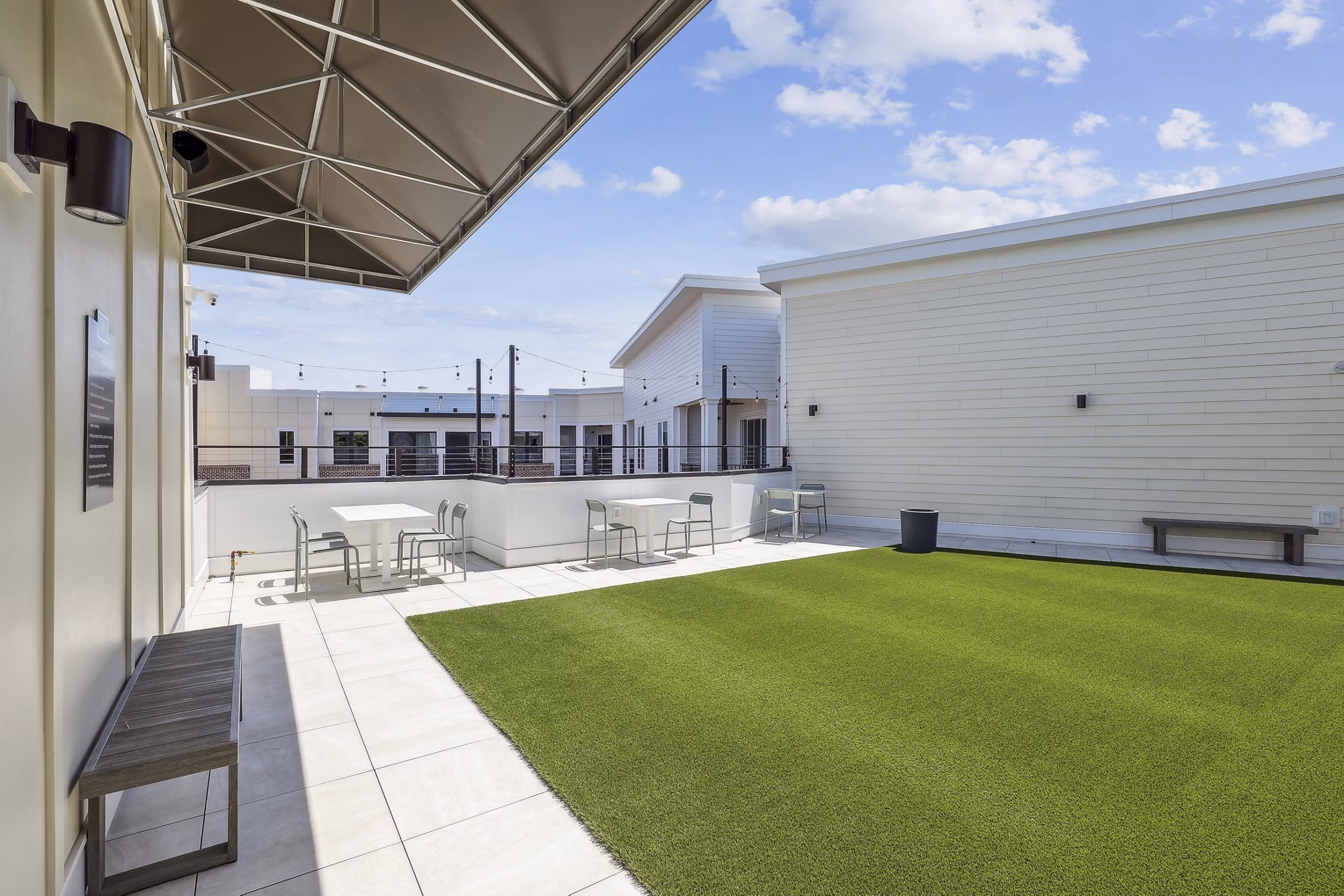 Courtyard with landscaped garden at 3500 West View Apartments for luxury outdoor relaxation