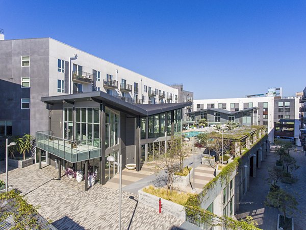 building/exterior at Aliso Apartments