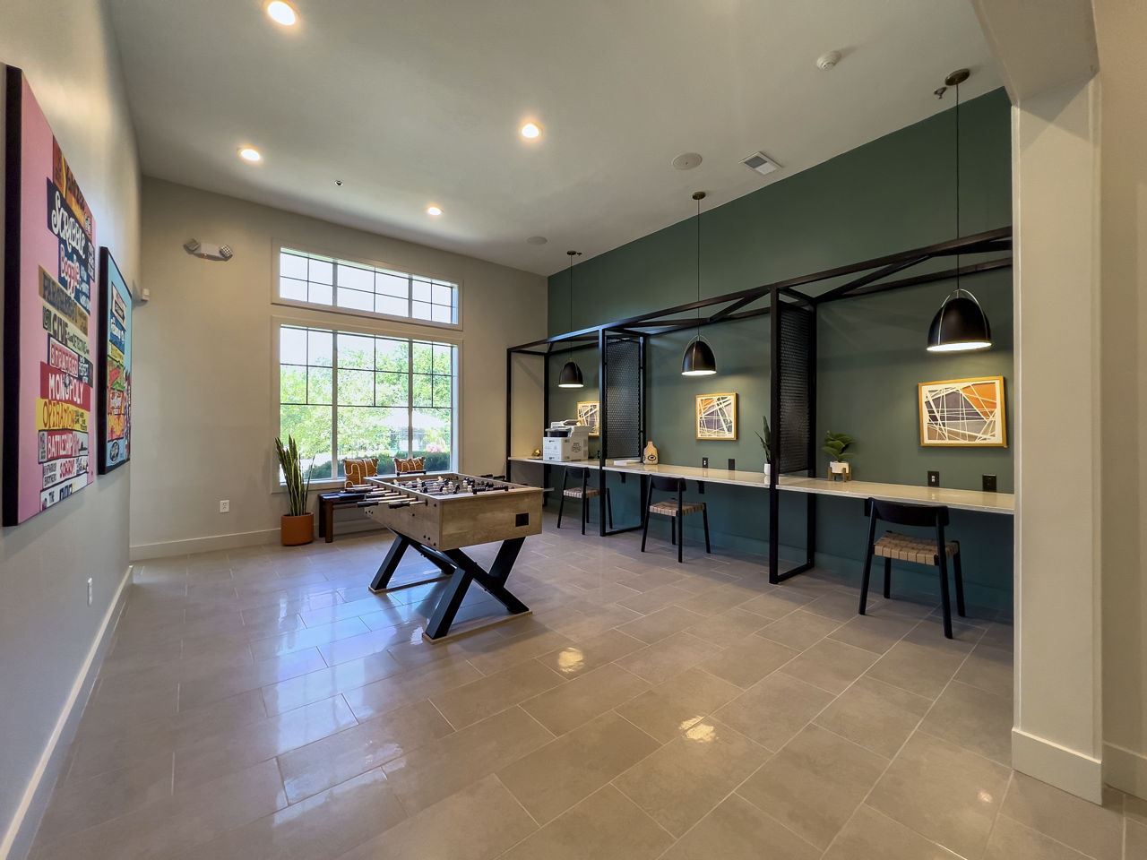 Game room at Aventura Clear Creek