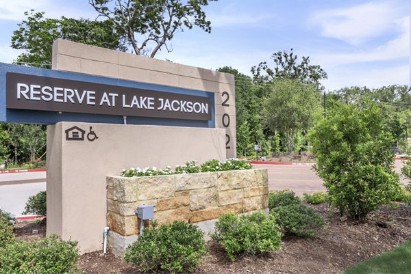 Reserve at Lake Jackson: Modern signage at luxury apartments in Lake Jackson