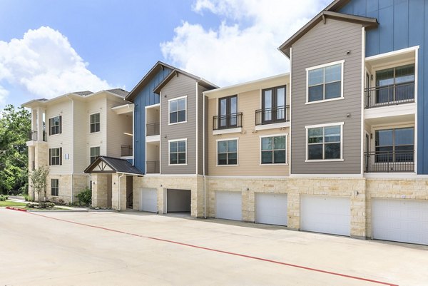 building at Reserve at Lake Jackson Apartments