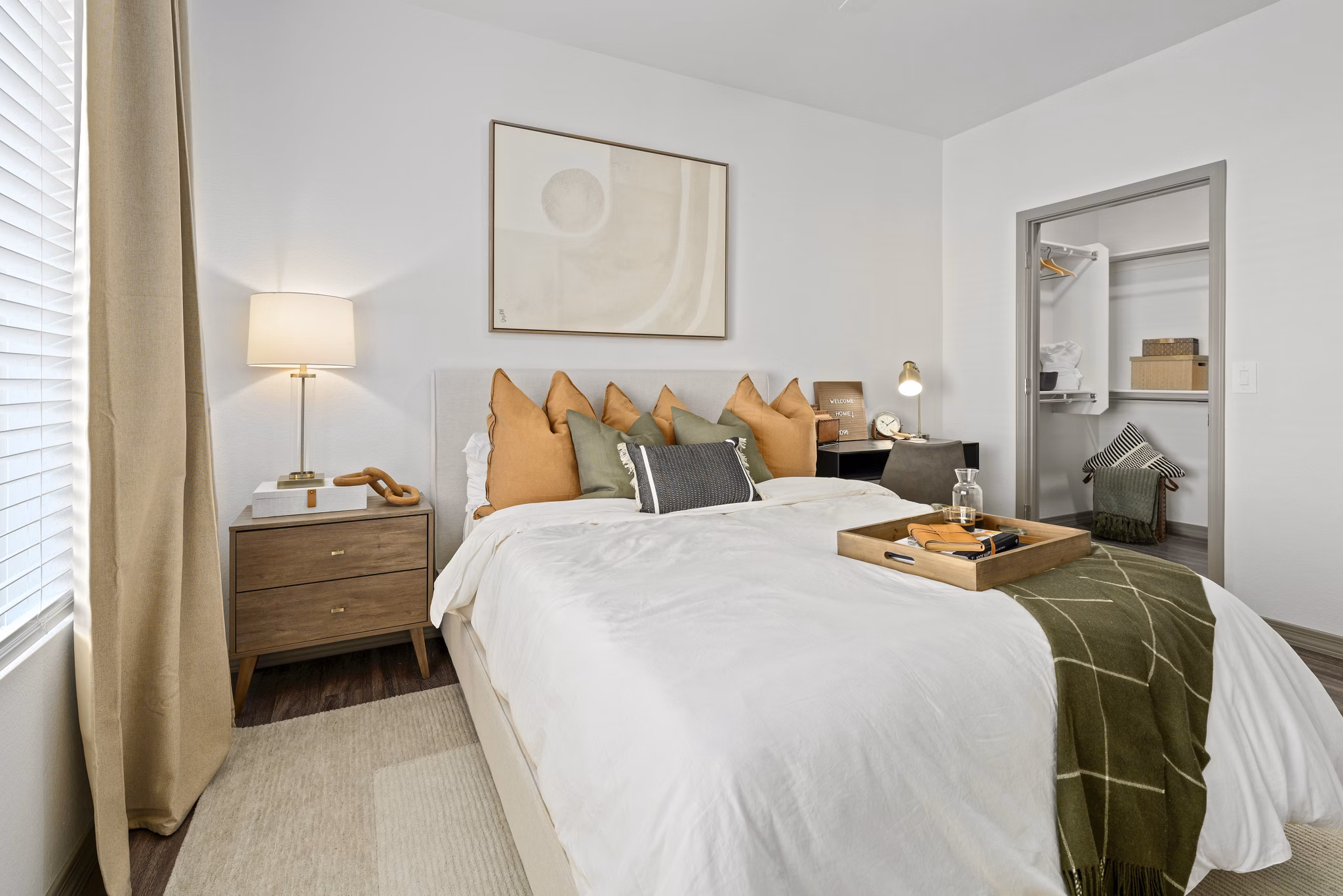 Spacious bedroom with modern decor in Cardinal 95 Apartments