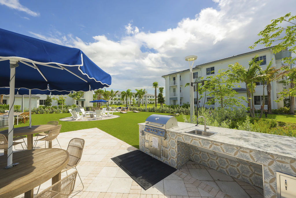 Elan Polo Gardens Lake Worth Fl 7 of 12