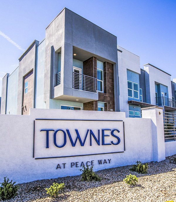Townes at Peace Way: Contemporary of luxury apartments in vibrant neighborhood