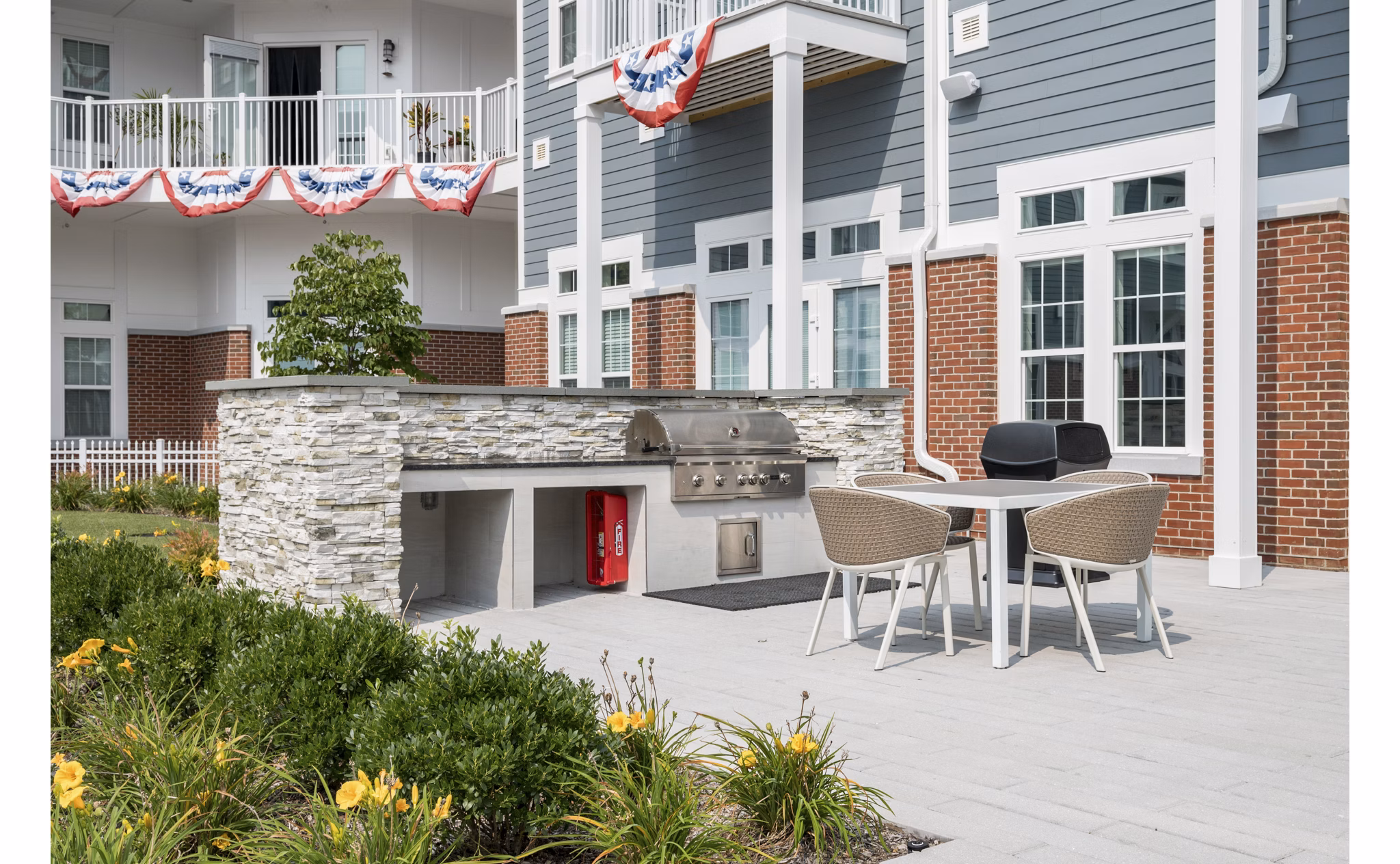 grill area at Shoregate Apartments 