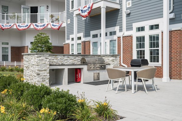 grill area at Shoregate Apartments 