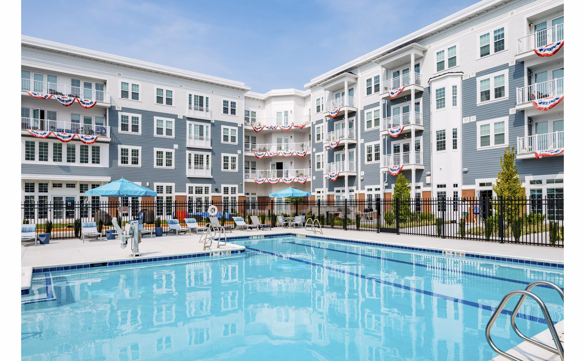 pool at Shoregate Apartments 