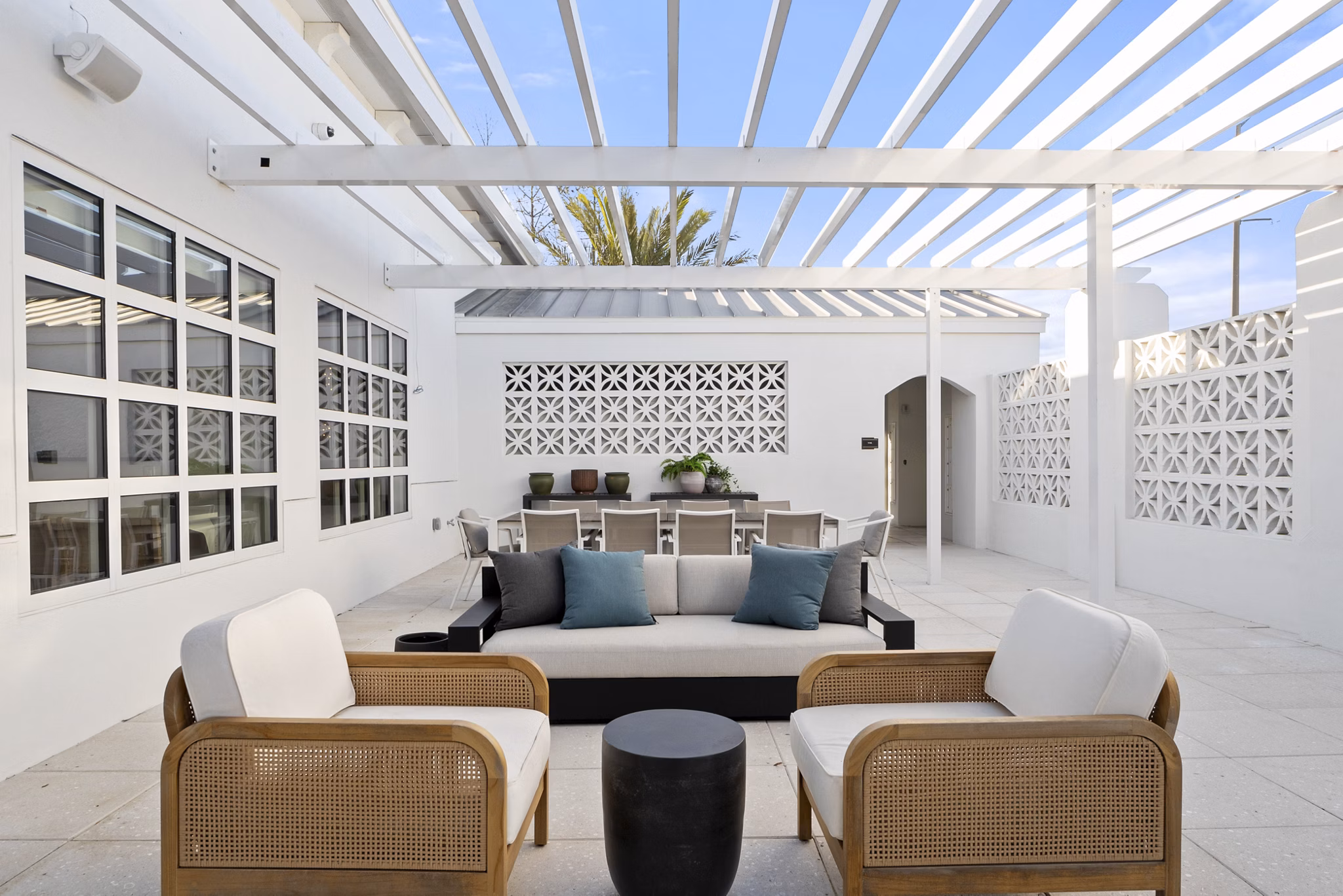 patio at Soluna Apartments