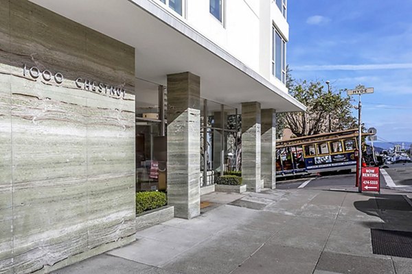 1000 Chestnut Apartments: Luxury high-rise building in San Francisco, featuring modern architectural design and scenic city views