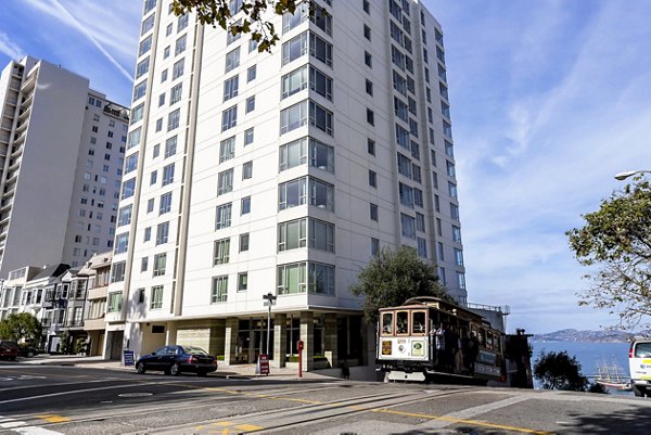 1000 Chestnut Apartments: Elegant of luxury apartments in prime San Francisco location