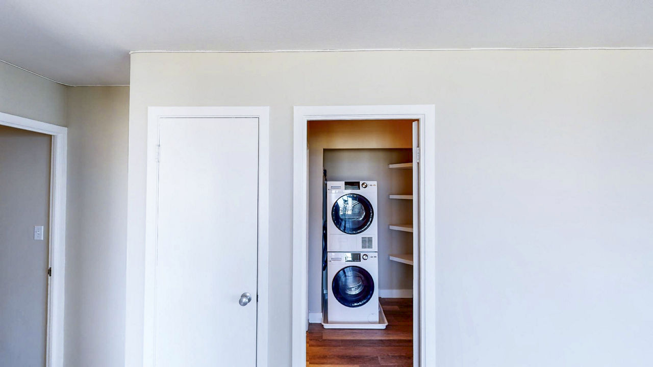 Laundry room at 1000 Chestnut (2 of 2)