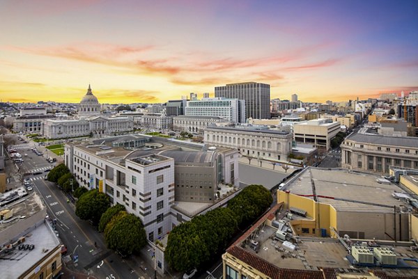 1177 Market Apartments: Scenic patio view showcasing city skyline and modern luxury in the heart of San Francisco