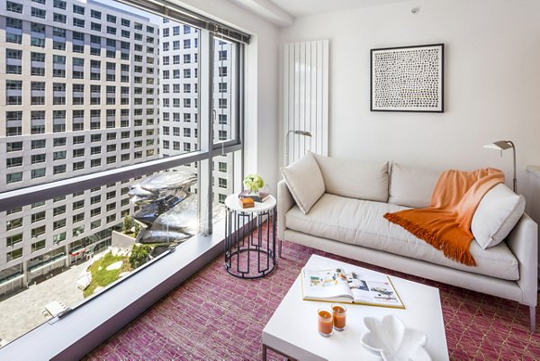 Spacious living room with modern furnishings at 1190 Mission Apartments, luxury community in San Francisco