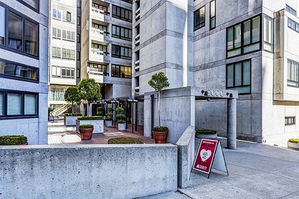 building/exterior at 2000 Broadway Apartments