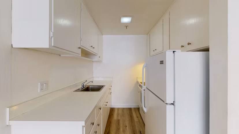 kitchen at 240 Dolores Apartments