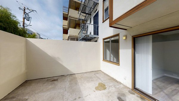 patio at 240 Dolores Apartments