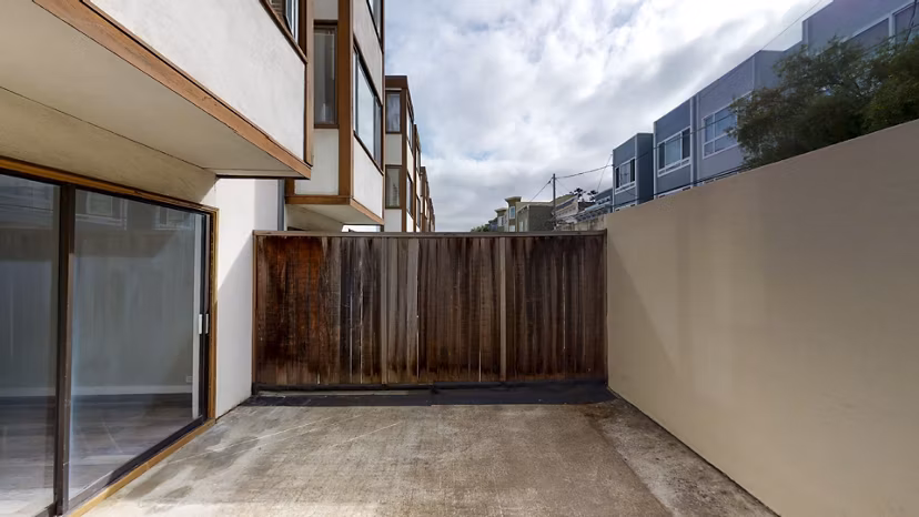 patio at 240 Dolores Apartments