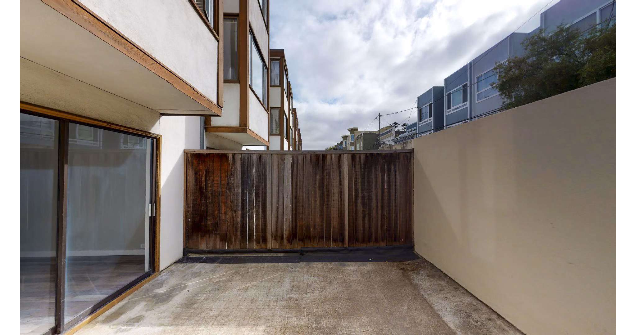 patio at 240 Dolores Apartments