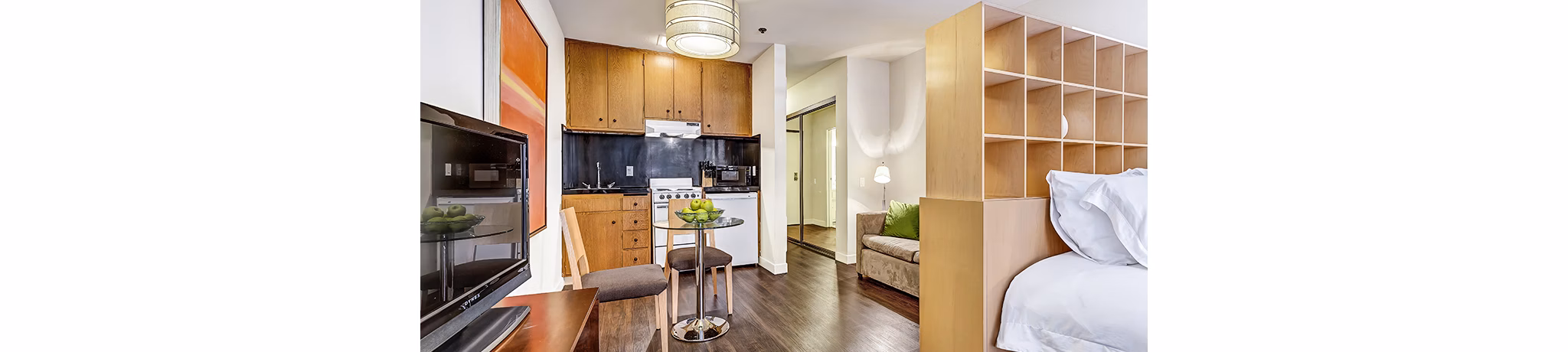 Elegant dining room with modern furnishings at Telegraph Hill Apartments