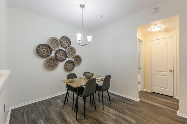 dining area at Hillside on Cannon Apartments
