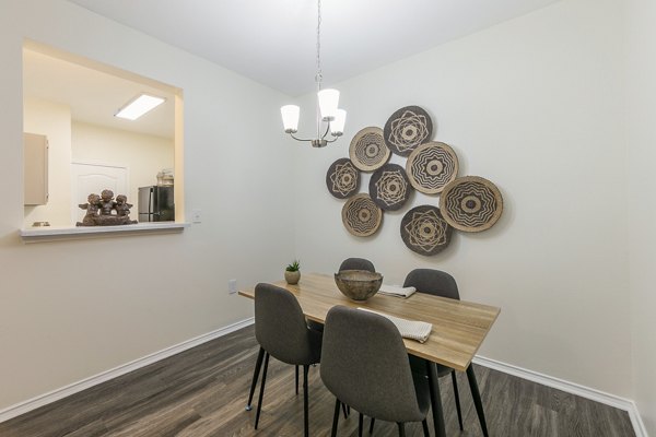 dining area at Hillside on Cannon Apartments