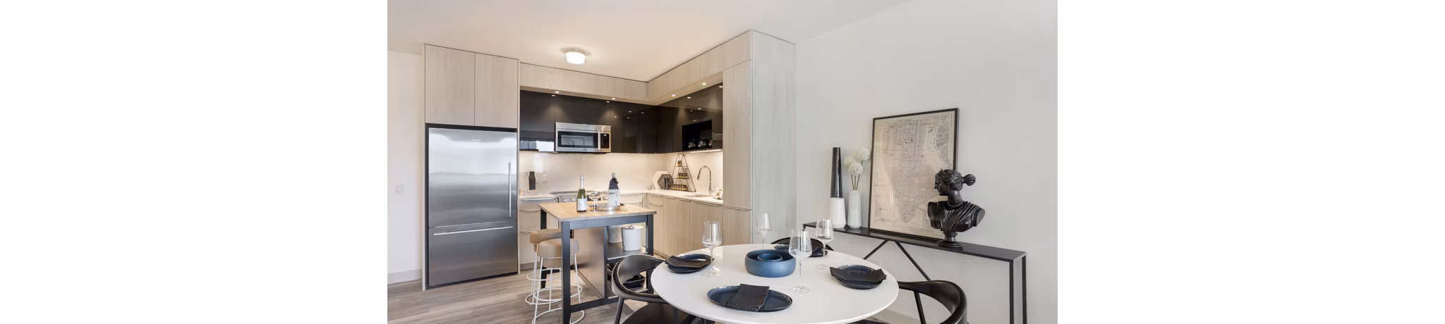 Elegant dining room with modern design at 33 8th St Apartments in Greystar's luxury community setting