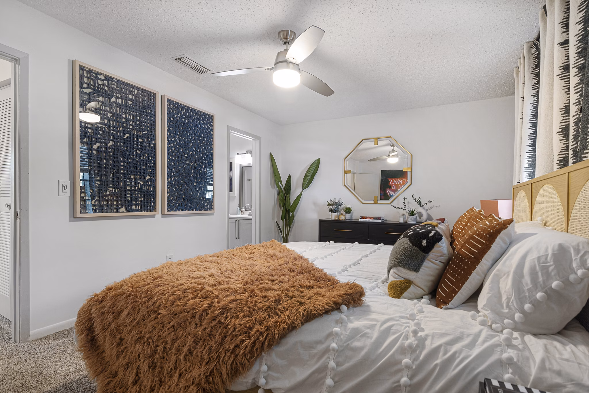 Modern bedroom featuring stylish decor at Aventura Bellevue Apartments