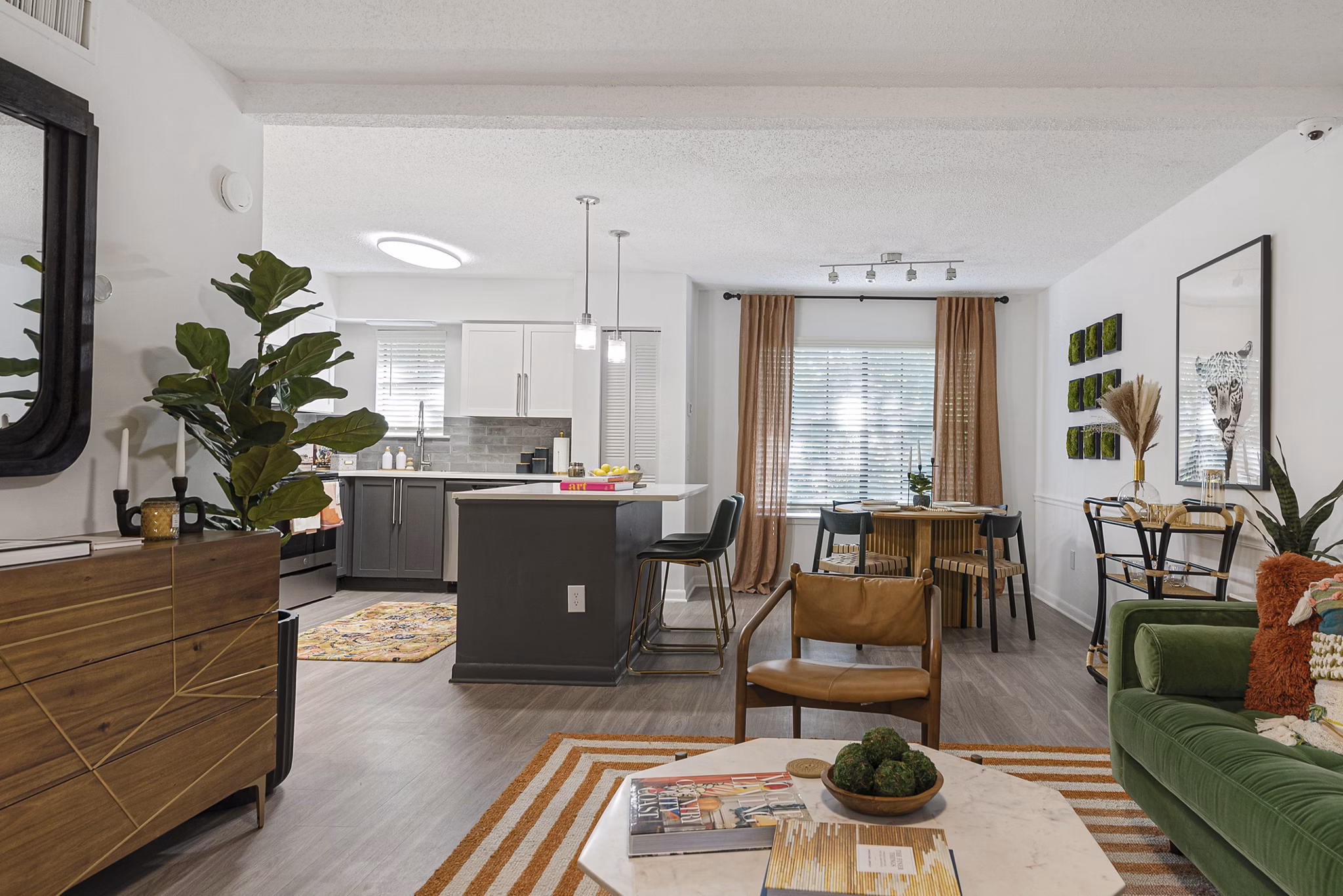 Modern living room with elegant furnishings in Aventura Bellevue Apartments, luxury rental by Greystar