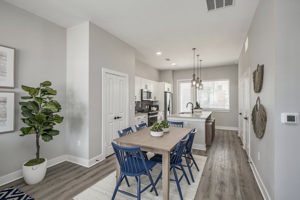 dining area at Wingspan at Bridgeland Apartments