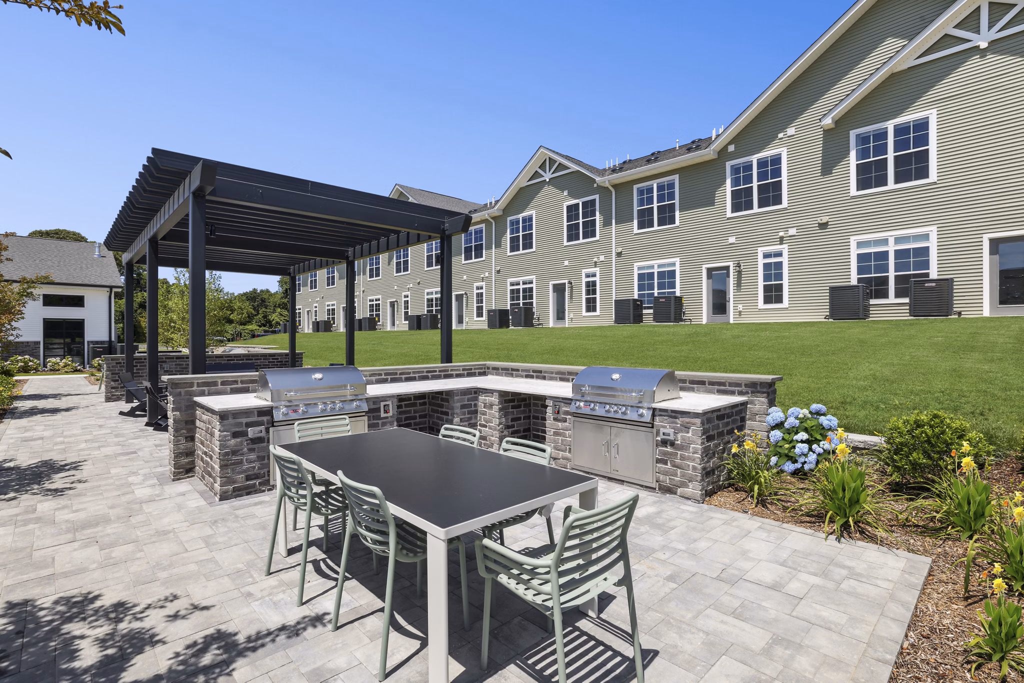 grill area at The Arboretum Apartments 