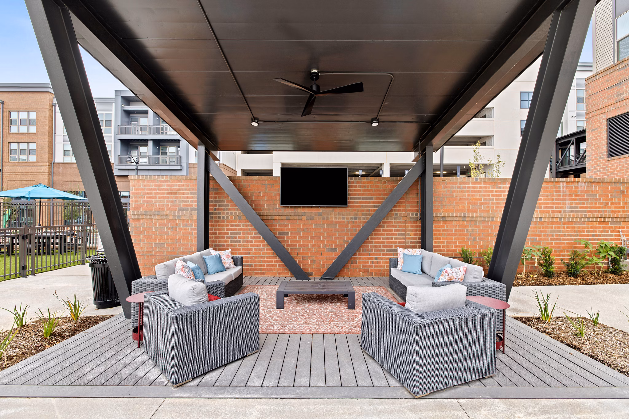 patio at Bennet at BullStreet Apartments