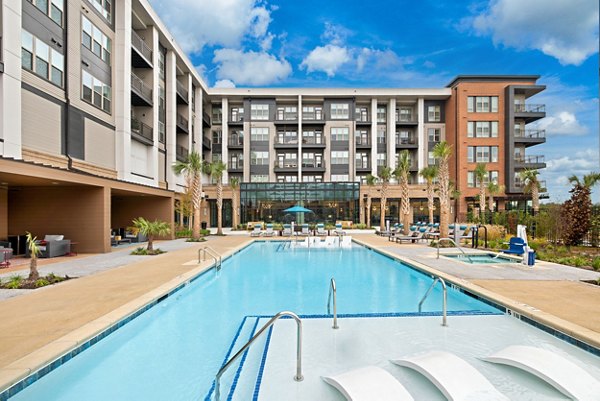pool at Bennet at BullStreet Apartments
