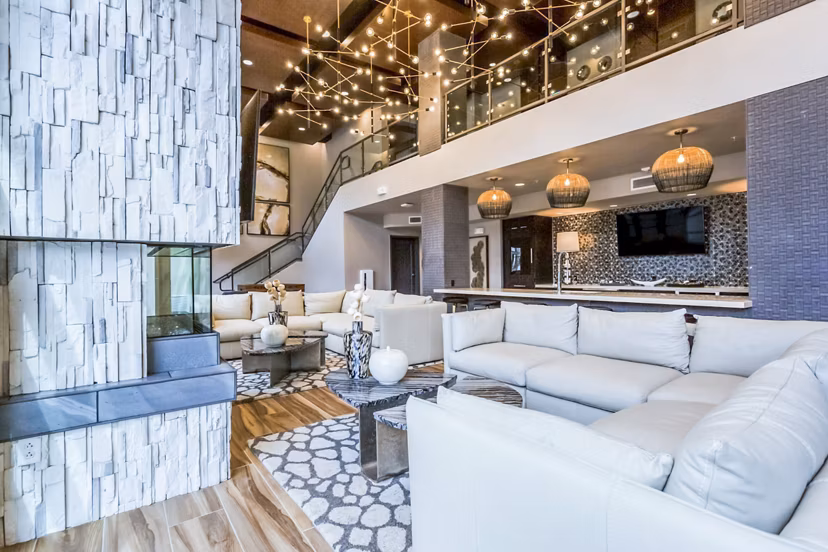 Markana Uptown: Stylish clubhouse with modern furnishings in luxury apartment community