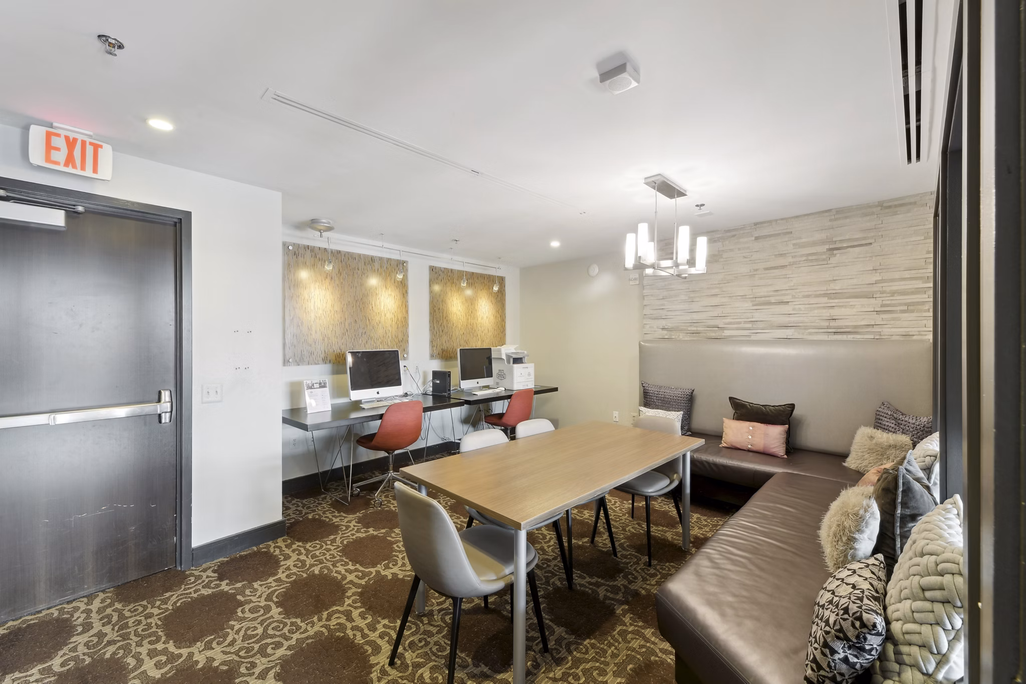 Elegant business center with modern workstations at Jasper Columbia Pike Apartments