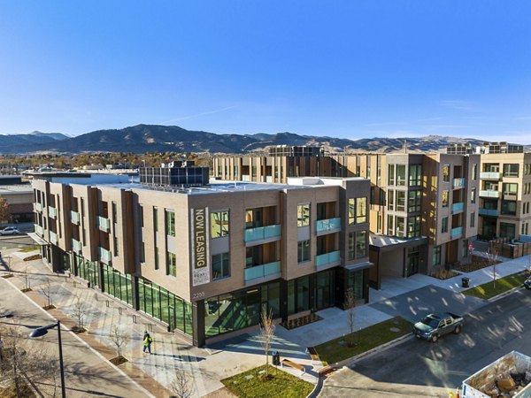 building/exterior at Bluff at Boulder Commons Apartments