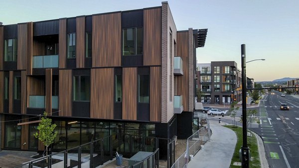 Bluff at Boulder Commons: Scenic modern apartment in Boulder