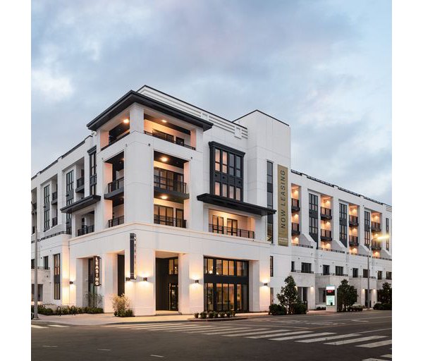 Hollywood Park Apartments: Sleek luxury apartments in prime Hollywood location